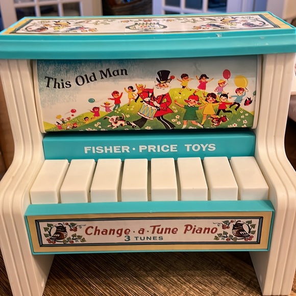 Fisher Price Change a Tune Piano, 3 Tunes Vintage reproduction - Picture 2 of 8
